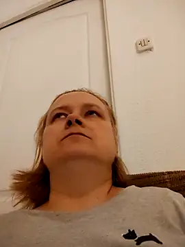[9 Apr 00:30] Public Show - video by CitratedPaean cam model