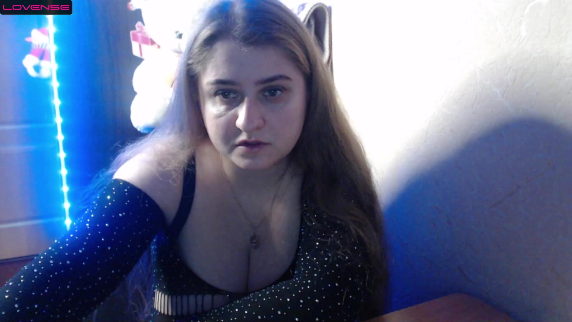Fuck doggy on chair - video by CumCpl cam model