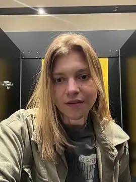 Spy Show - ValenciaShock adlı kamera modelinin videosu