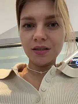 nice public show - 視頻由 ValenciaShock 主播提供