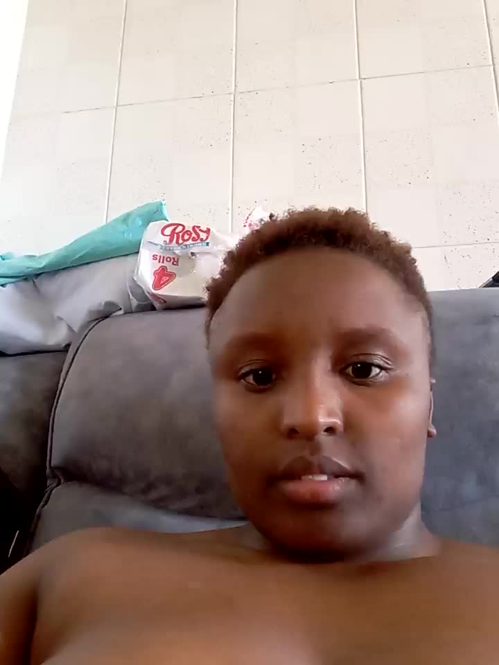 Feet 👣and pussy play - video av queen_mendyz cam-modell