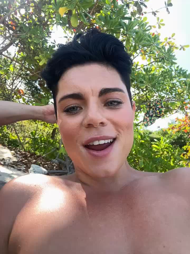[21 Feb 09:43] Outdoor BJ - vídeo de la modelo de cam LukeLouHarvey