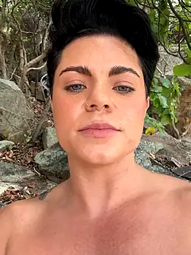 [28 Jul 12:06] Public Cum show in hair - vídeo de la modelo de cam LukeLouHarvey