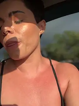 [5 Sep 17:23] Sneaky Parking lot Blowjob and cum show for Luke - vídeo de la modelo de cam LukeLouHarvey