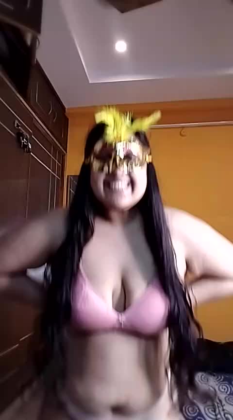 [19 Nov 19:42] Private Show－カメラキャストのAgniPriyaの動画