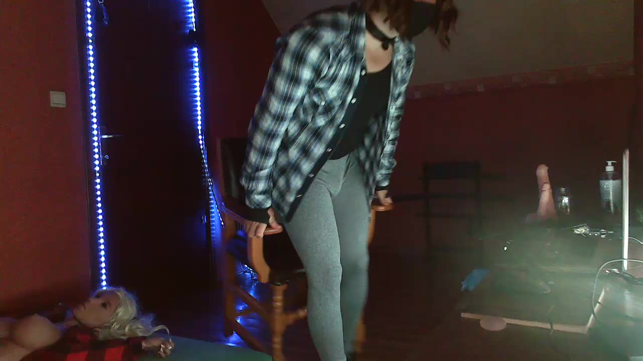 [Spanking, whipping and bdsm glove - Vídeo de Ginny-the-bdsm-nympho, modelo de vídeos