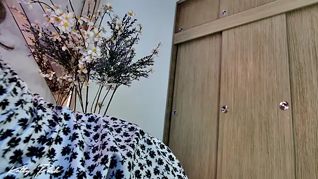 Wearing a little dress... Look at this delicious Colombian vagina! - kattypark主播的视频