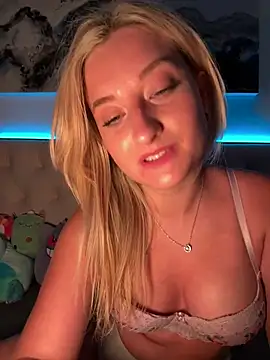(WetPussy, DeepFingering, CloseUp) Private Show - فيديو من MileySummer موديل الكام