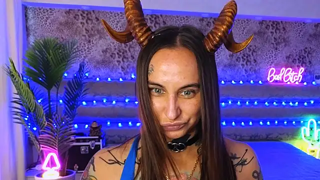 [13 Jul 13:57] Public Show - video by Cool_Freak_ cam model