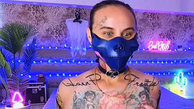 [9 Aug 14:23] Public Show - video by Cool_Freak_ cam model