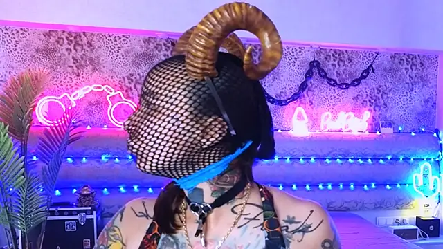 hard bdsm pain slave humiliation saliva handcuffs clamps on the nipples - vídeo de Cool_Freak_ modelo de câmara