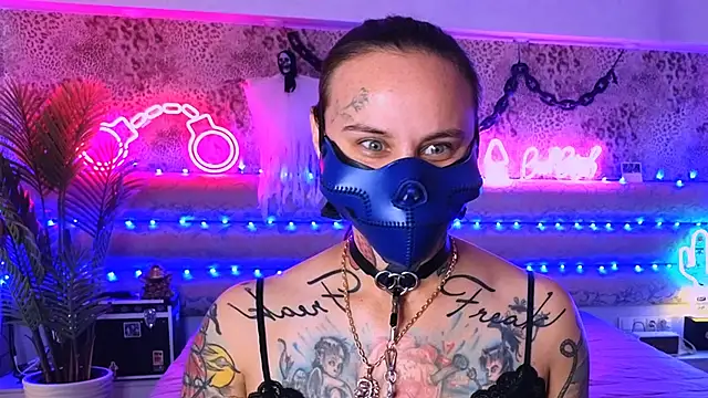 hard bdsm pain slave humiliation saliva handcuffs clamps on the nipples - vídeo de Cool_Freak_ modelo de câmara
