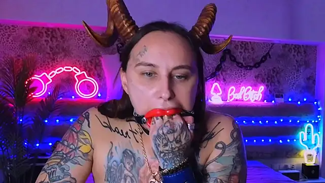 Hello my hero, do you like it when I play with my fist?  I have Tuesday Wednesday Thursday off. - video by Cool_Freak_ cam model