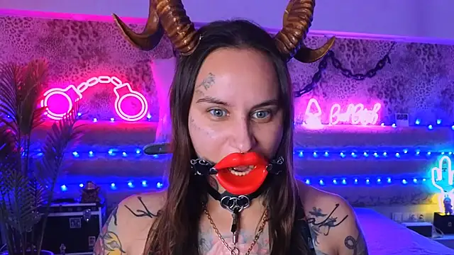 hard bdsm pain slave humiliation saliva handcuffs clamps on the nipples - vídeo de Cool_Freak_ modelo de câmara