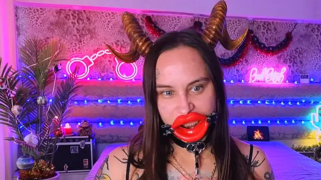 [21 Nov 13:01] Public Show - video by Cool_Freak_ cam model