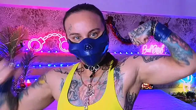 athletic body tattoo piercing - vídeo de Cool_Freak_ modelo de câmara