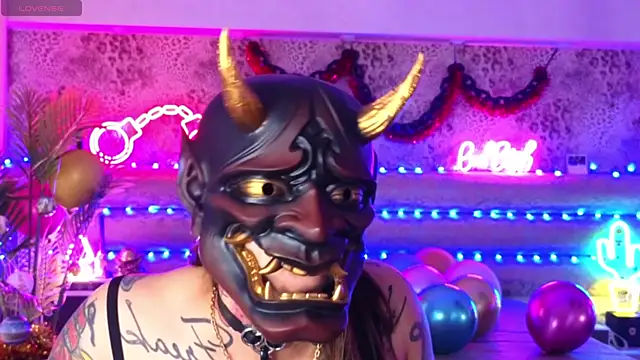 you can always take off my mask or put on another one you like - vídeo de Cool_Freak_ modelo de câmara