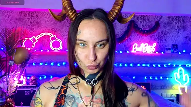 my wet armpits - video by Cool_Freak_ cam model