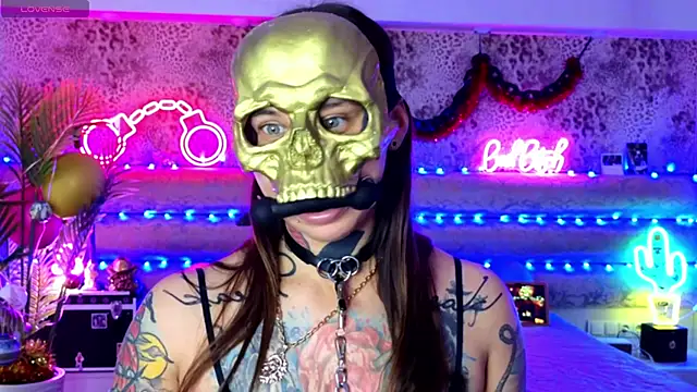 in my room there are the brightest and most unusual images.there are many masks waiting for you. - vídeo de Cool_Freak_ modelo de câmara