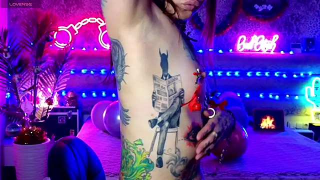 my pussy is ready to squirt. vibrate her pls so she can give you an unforgettable orgasm - vídeo de Cool_Freak_ modelo de câmara