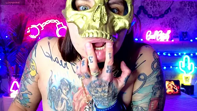 hard bdsm pain slave humiliation saliva handcuffs clamps on the nipples - vídeo de Cool_Freak_ modelo de câmara