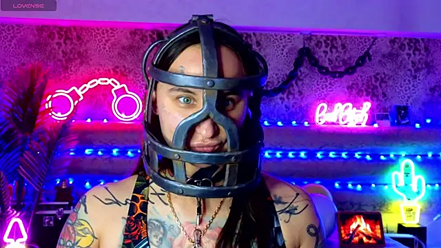 How do you like my facial torture cage? - vídeo de Cool_Freak_ modelo de câmara