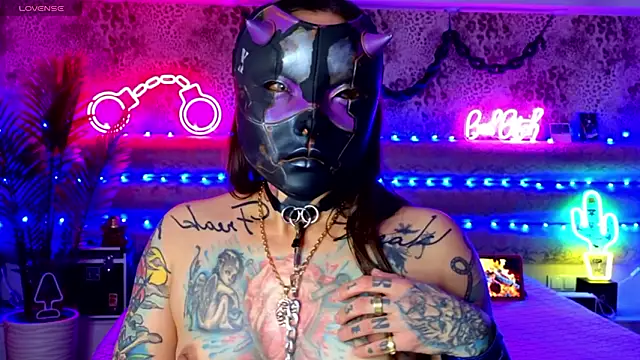 Do you love it when I look into your eyes in orgasm? – video od webkamerové modelky Cool_Freak_