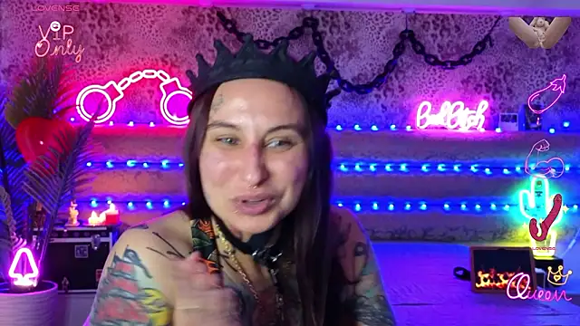 do you like it when I laugh and play around? I love it when you're near my king– Cool_Freak_ kameramodell videója