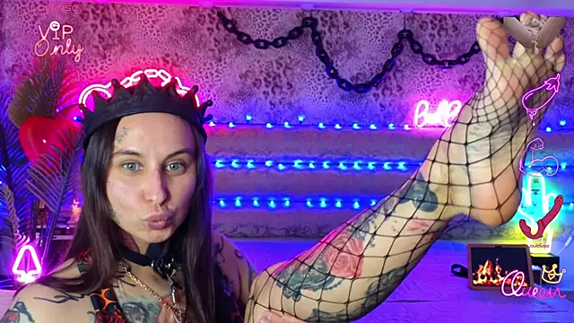 socks stockings and my long toes. do you like to play with my feet?– Cool_Freak_ kameramodell videója