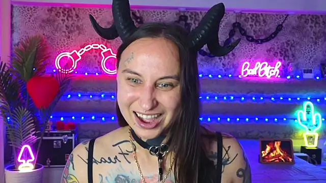 hard bdsm pain slave humiliation saliva handcuffs clamps on the nipples - Video von Cool_Freak_ Cam-Model