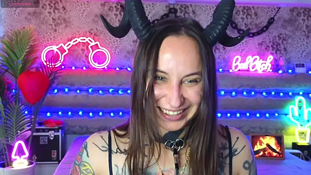 I laugh and cry during orgasm. do you like my weirdness? - vídeo de la modelo de cam Cool_Freak_