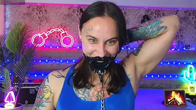You can always write to me in PM so that I can put on your favorite mask, cage and gag. it's free - βίντεο μοντέλου Cool_Freak_