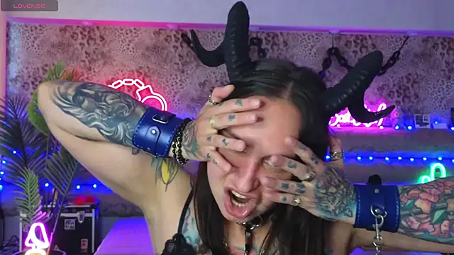 Kinky show whip clamps gag handcuffs masks cell. extreme sex squirt dirt - วิดีโอโดย Cool_Freak_ โมเดลแคม