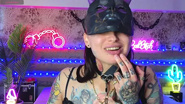 mask tattoo extreme crazy show queen mistress deepthroat wet pussy squirt dirt - วิดีโอโดย Cool_Freak_ โมเดลแคม