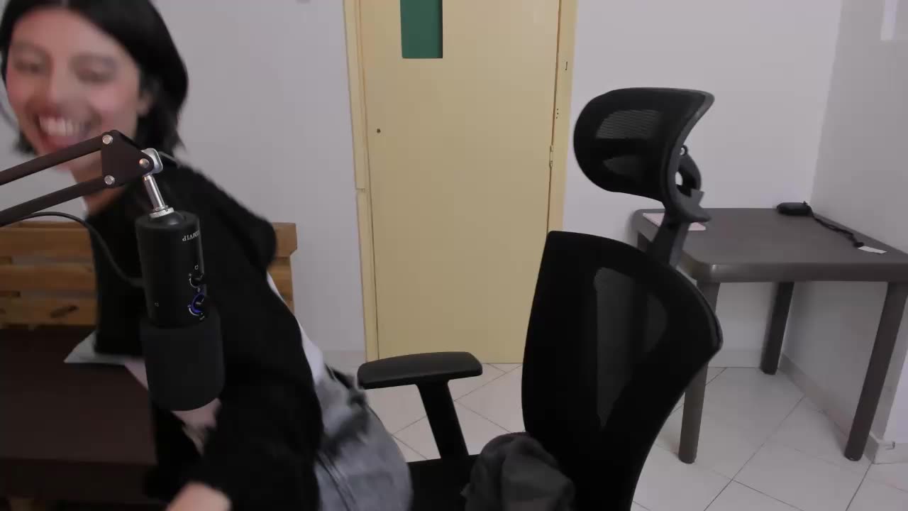 HOTTEST BJ - video by NanakoDollx cam model