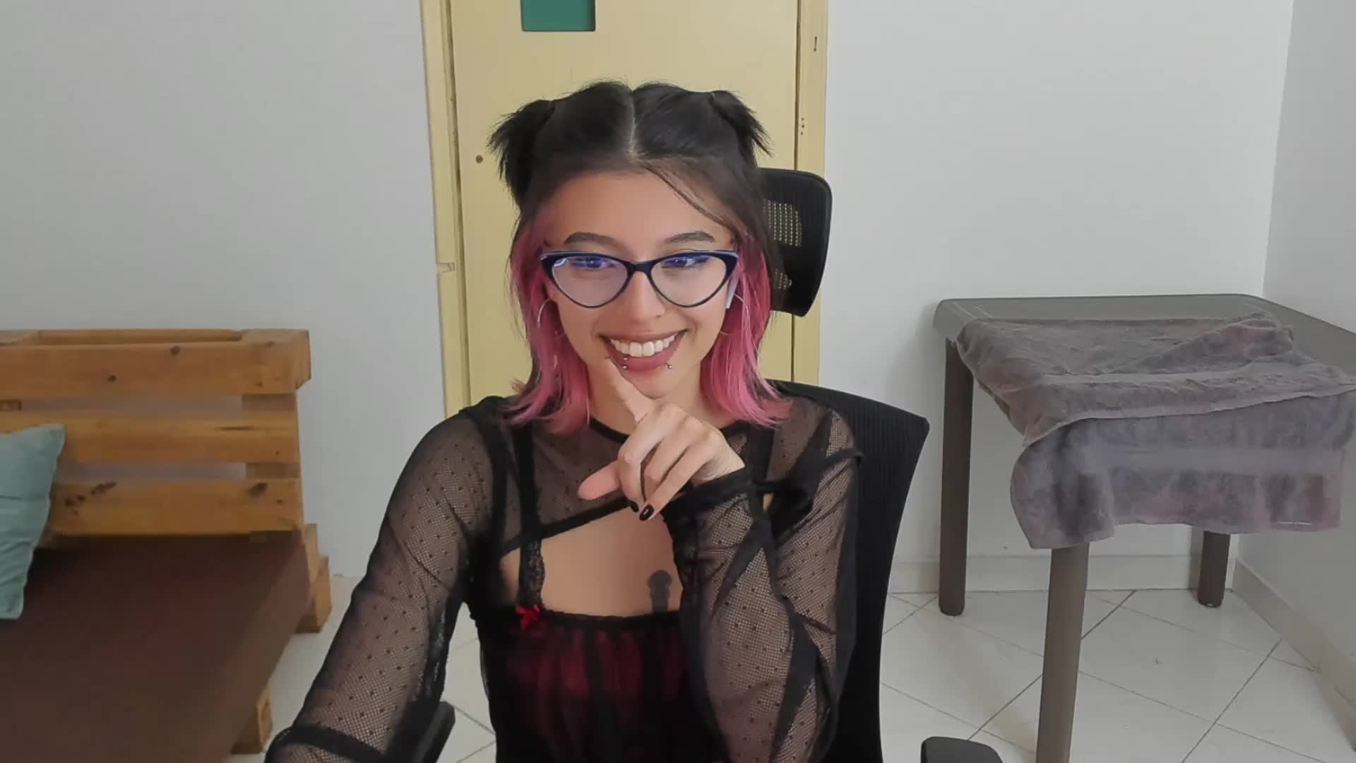 HERE TO TEASE YOU! - video by NanakoDollx cam model