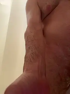 [14 Nov 21:14] Public Show – video od webkamerové modelky G-spot123