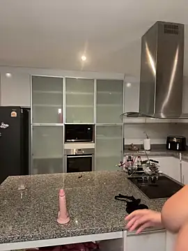 FUCKING MYSELF IN MY KITCHEN - video by Naomisroom cam model