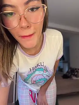 Hot squirt－カメラキャストのYour_Honeeyの動画