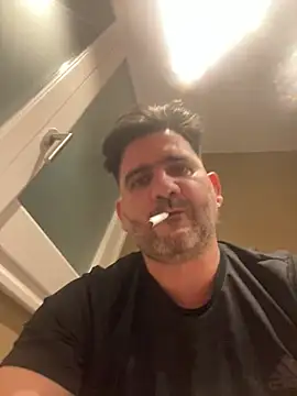 Smoking in the bathroom and masturbating - video by Maxi_thebig_daddy cam model