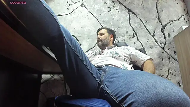 fuck hard and lovense - video by Maxi_thebig_daddy cam model