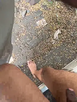 Getting out of car nude - video by Dakku_69 cam model