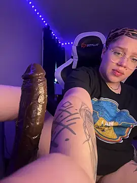 Public Show - Creamy/Squirt - video oleh model kamera QueenNuttCollector