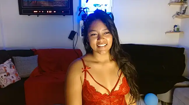 A delicious striptis and play with my fingers - vídeo de Chiara_petterson modelo de câmara