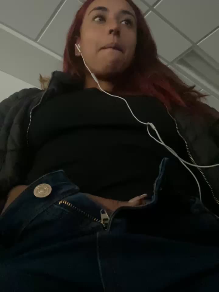 Touch me in class - clip cu Vaiolet_a model videochat