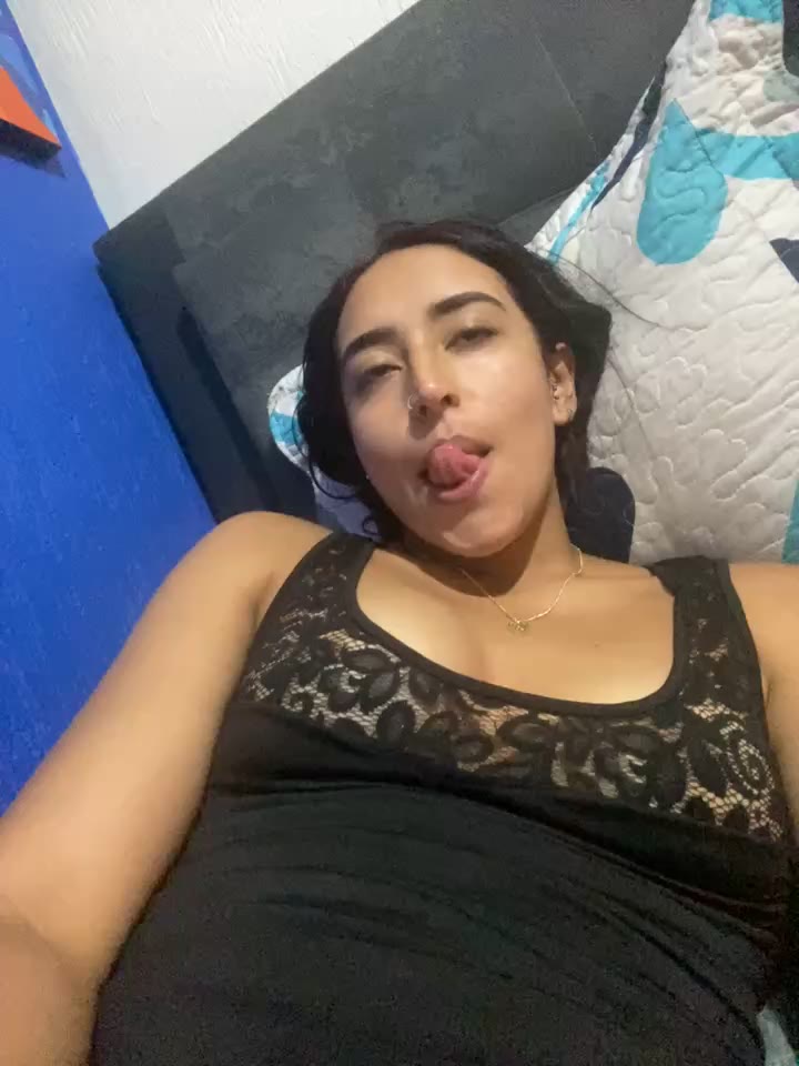 Masturbate me with luss - clip cu Vaiolet_a model videochat