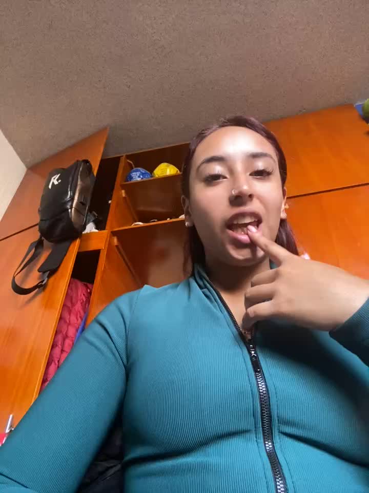 squirt in shower - clip cu Vaiolet_a model videochat