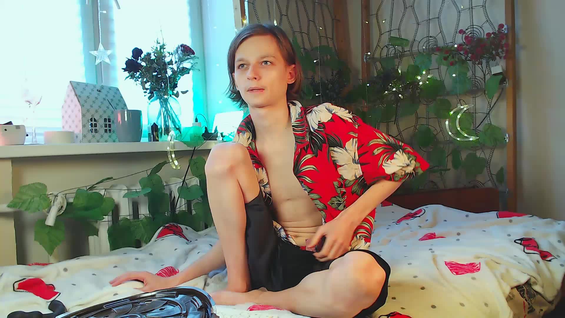 [19 Apr 15:25] Private Show - video by Frank_Fraer cam model