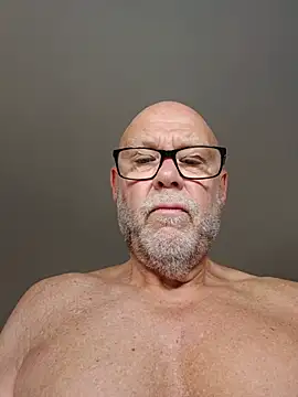 Masturbating naked – видео вебкам-модели Tempted1973