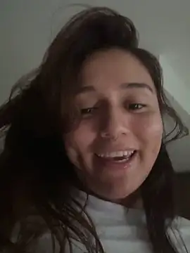 Relax in home get horny - video by samantha_cherry cam model